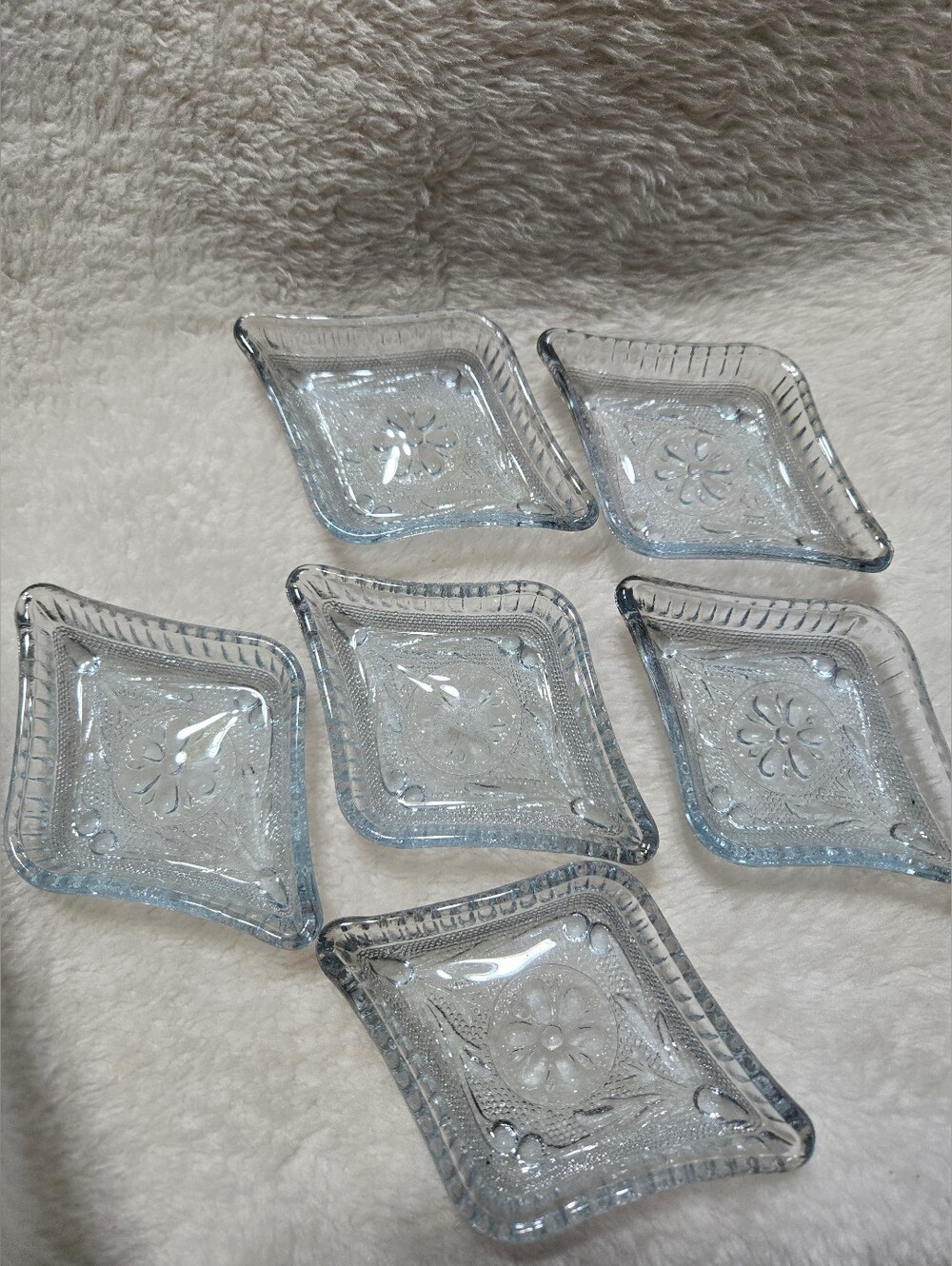 Tiara Indiana Glass Diamond Trinket Sandwich Glass Dishes Set Of 4 EUC